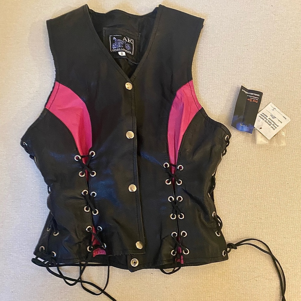 NWT vintage pink and black lace up Leather vest top - I am gia vibe